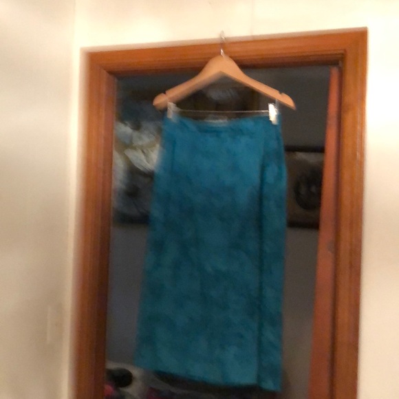 Women skirt - Picture 1 of 2